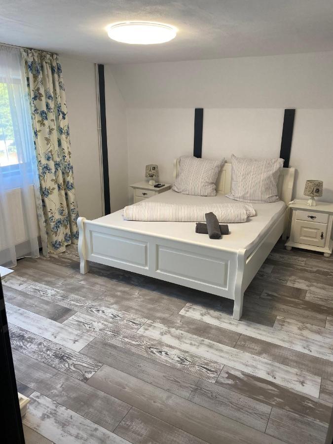 Vila Smiley Avrig Exteriör bild