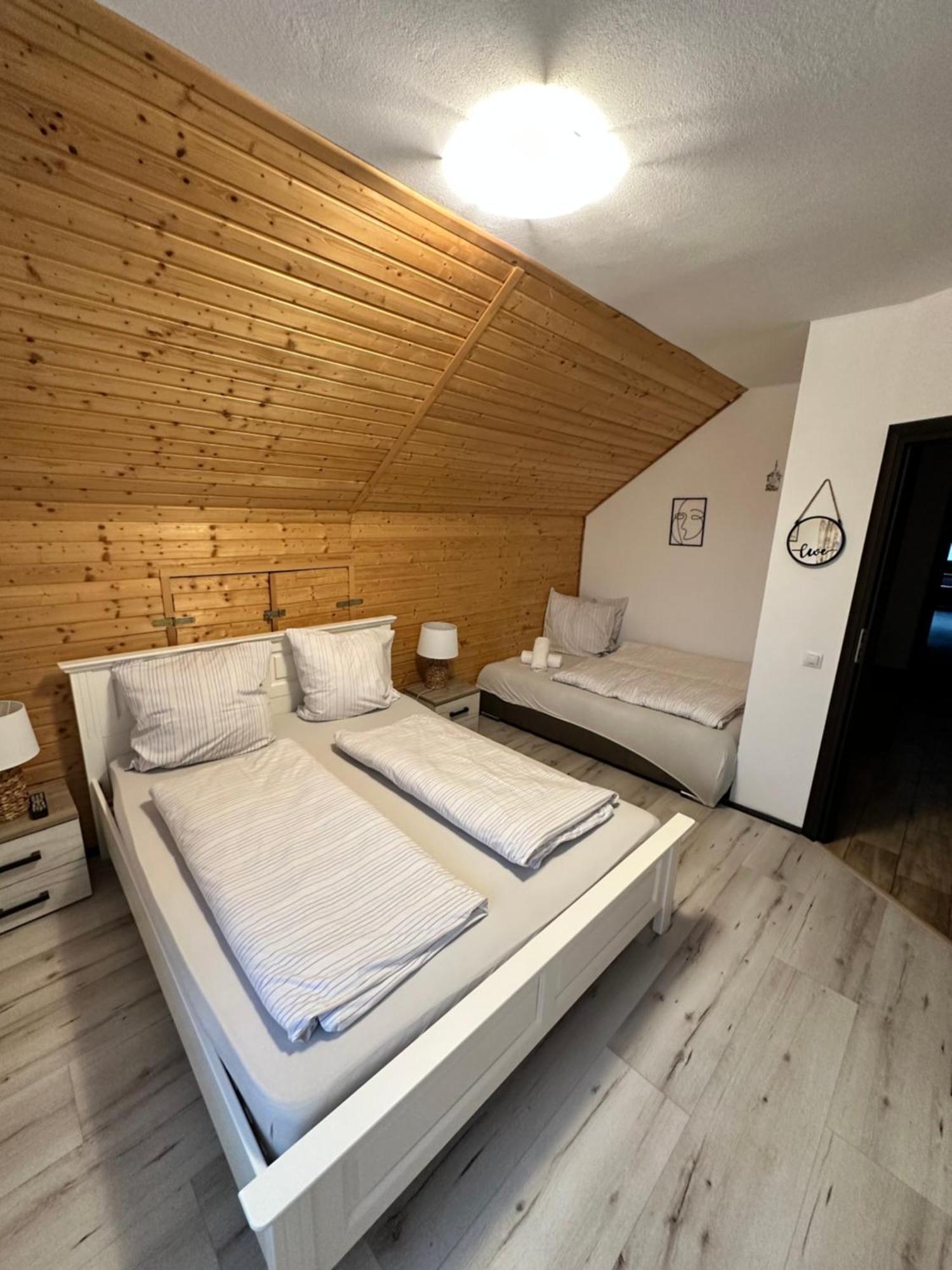 Vila Smiley Avrig Exteriör bild